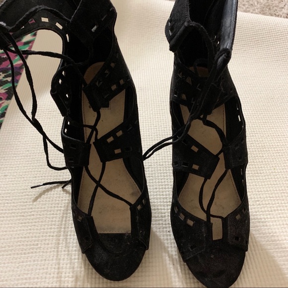 Black lace-up cutout stiletto heels - Picture 4 of 5